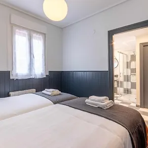 apartamento-con-vistas-frontales-a-la-ria-de-bilbao.sansebastianhotels.net/